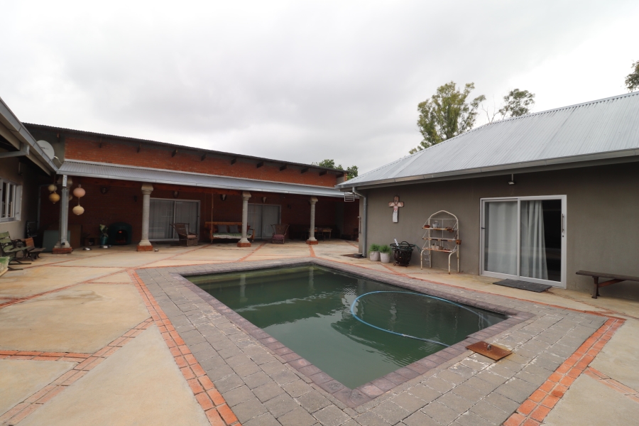 6 Bedroom Property for Sale in Ventersburg Free State